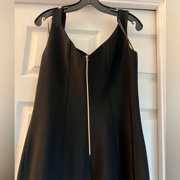 Barely worn midi black dress w/ corset detailed lines by Tara Jarmon Paris - Picture 11 of 13